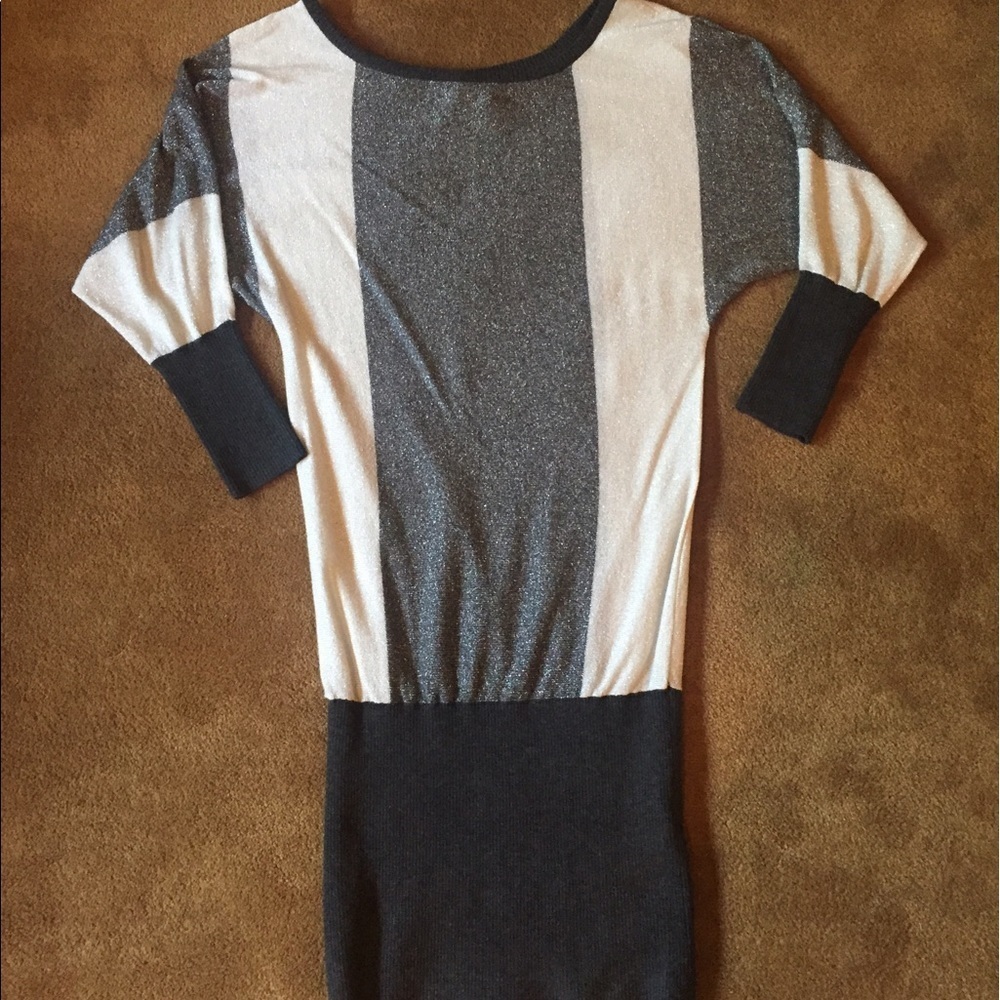 Nikibiki Sparkle Long Sweater Size Sm